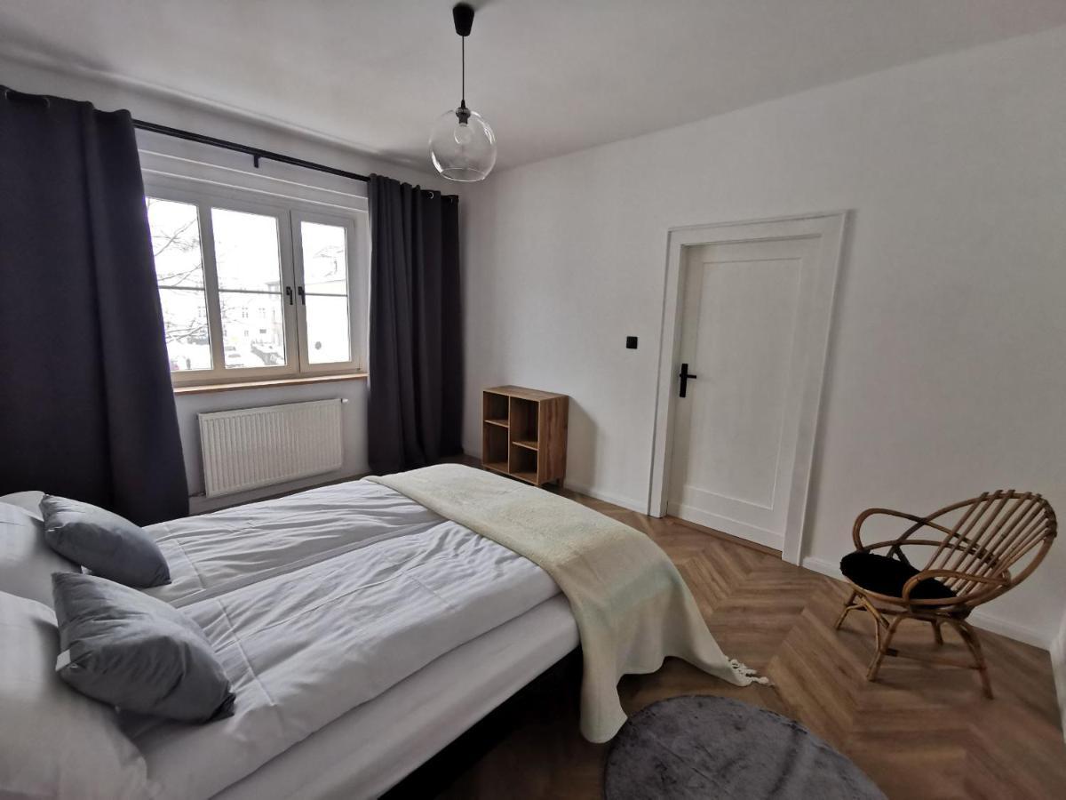 Apartament Black&White Jelenia Gora Exterior photo