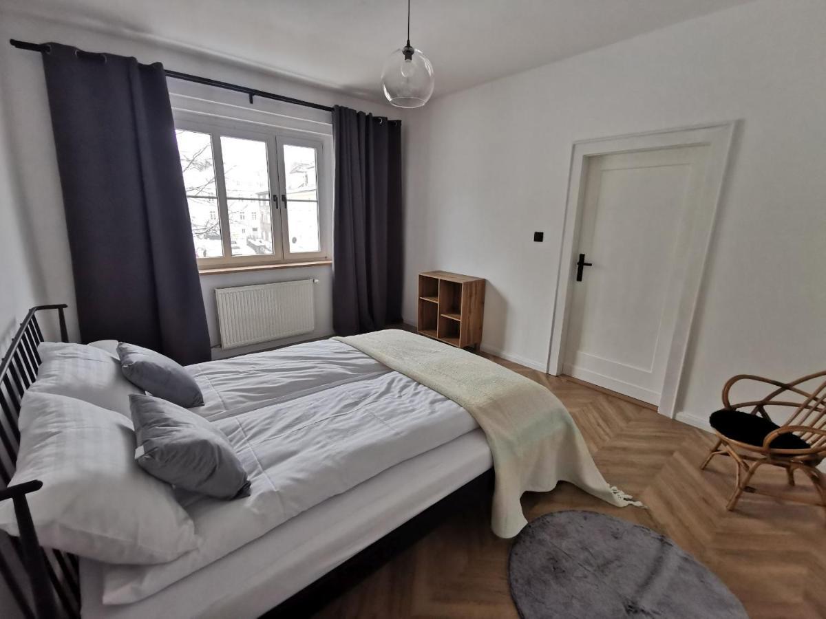 Apartament Black&White Jelenia Gora Exterior photo